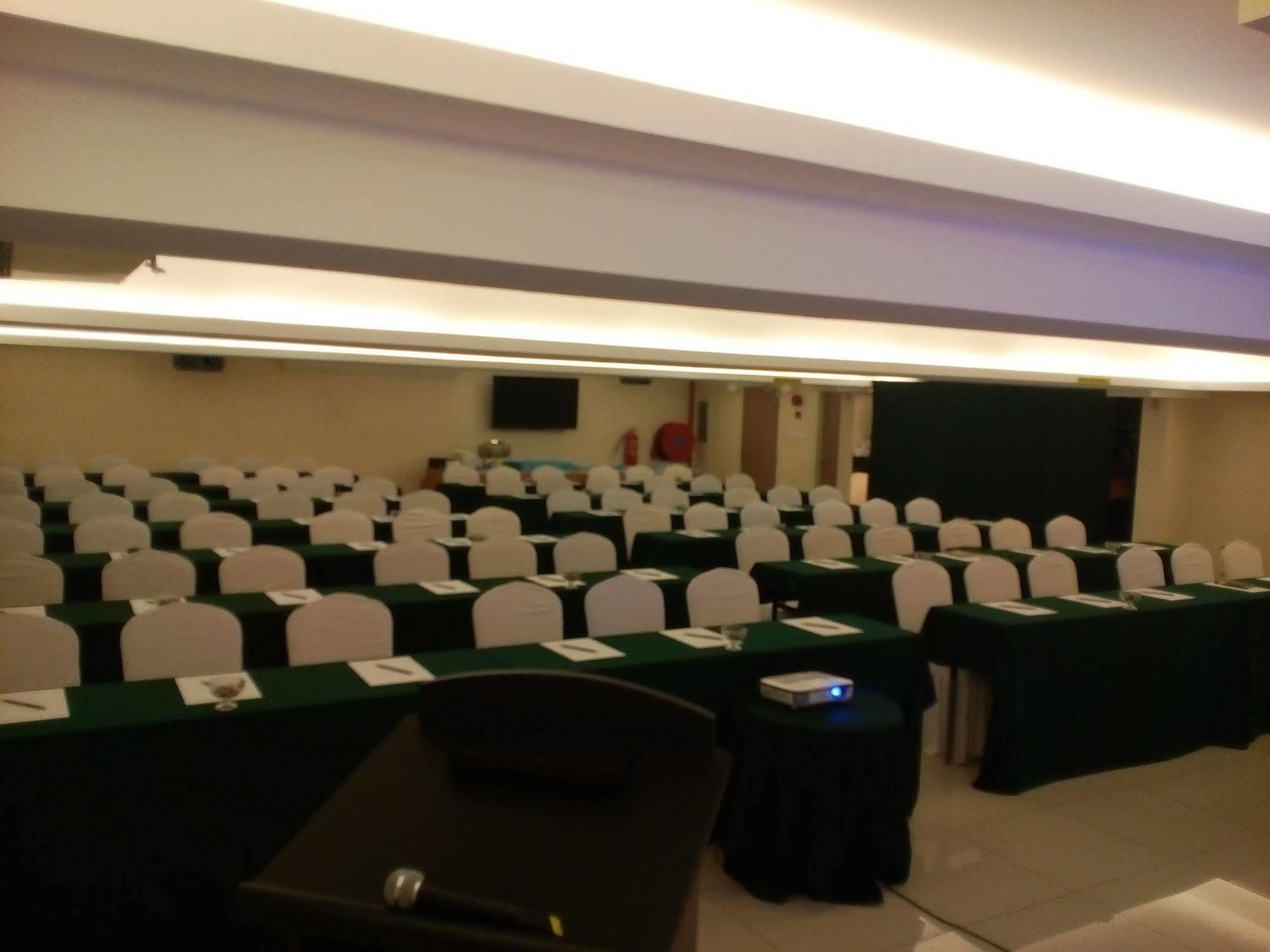 Sunrise Hotel Petaling Jaya Exterior foto